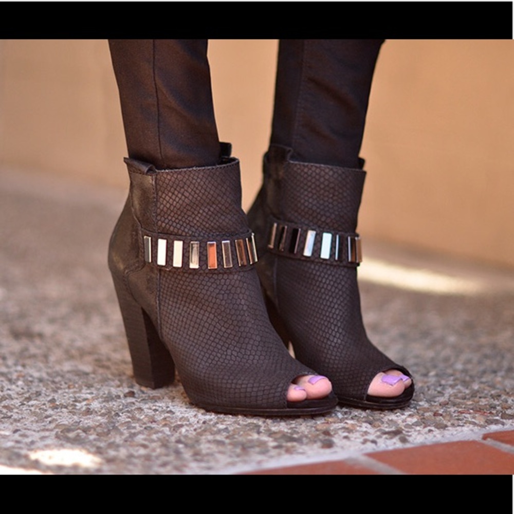 Guess bonnaroo black/silver open toe booties
